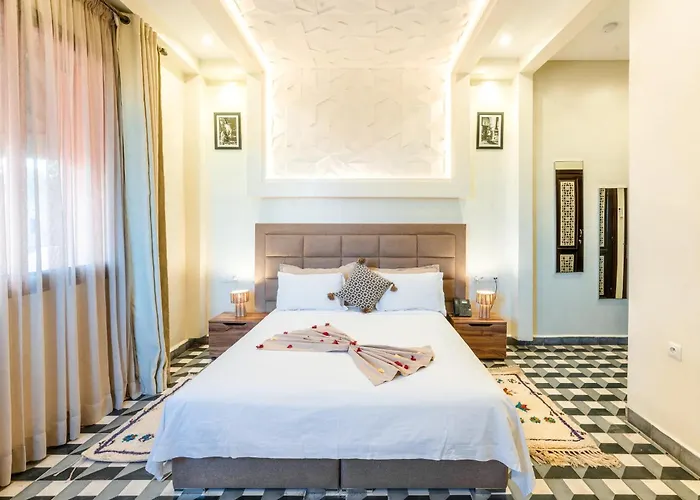 Yanis Guest House